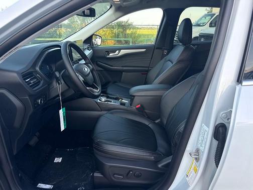 2025 Ford Escape PHEV SE