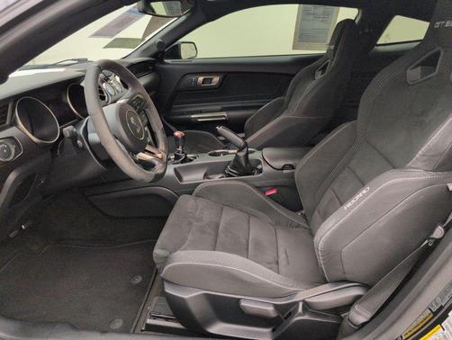 2016 Ford Shelby GT350 Base