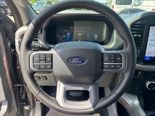 2025 Ford F-150 Lightning XLT