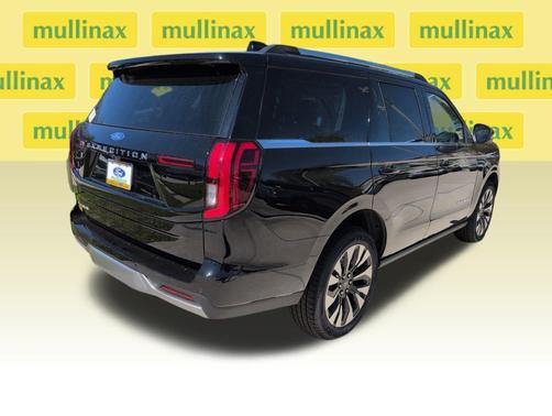 Agate Black Metallic 2026 Ford Expedition Platinum