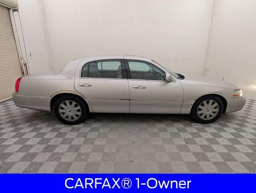 Cashmere Clearcoat Tri-Coat 2004 Lincoln Town Car Ultimate