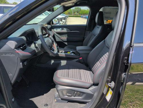 Agate Black Metallic 2026 Ford Explorer ST-Line