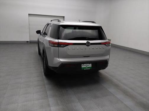 2022 Nissan Pathfinder SV 2WD