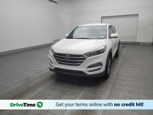 Dazzling White 2017 Hyundai TUCSON SE