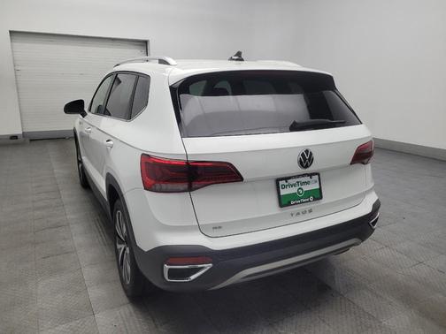 White 2023 Volkswagen Taos 1.5T SE