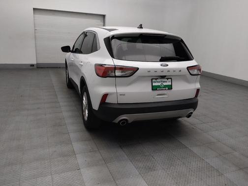 White 2022 Ford Escape SE