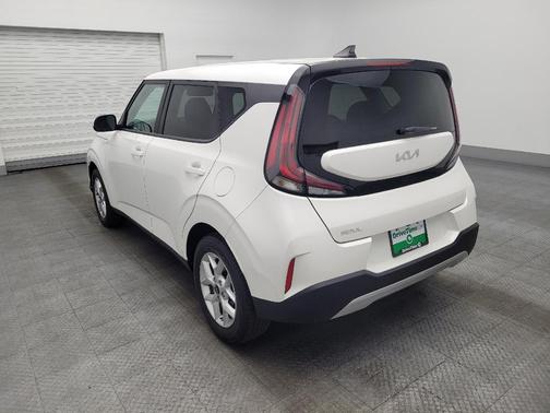 Snow White Pearl 2025 Kia Soul LX