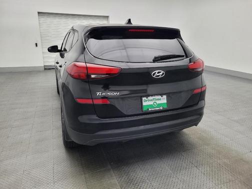 2021 Hyundai TUCSON SE