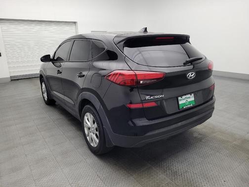 2021 Hyundai TUCSON SE