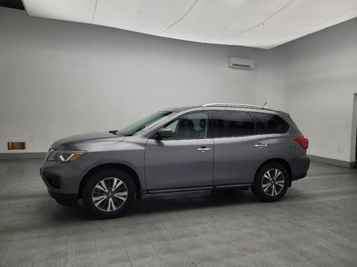 2017 Nissan Pathfinder SL