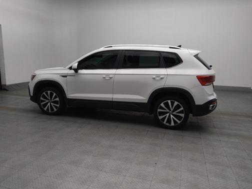Pure White 2022 Volkswagen Taos 1.5T SE