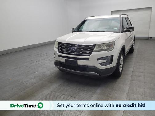 White Platinum Metallic Tri-Coat 2017 Ford Explorer XLT