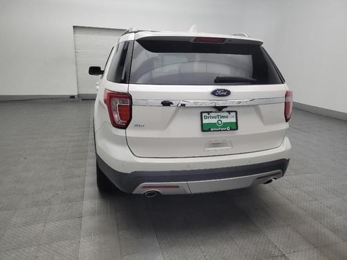 White Platinum Metallic Tri-Coat 2017 Ford Explorer XLT