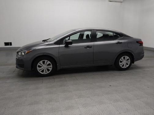 Gun Metallic 2024 Nissan Versa 1.6 S