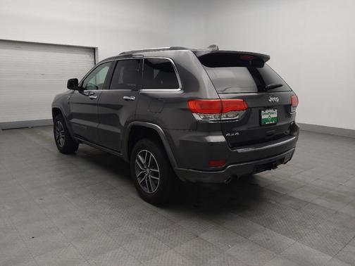Granite Crystal Metallic Clearcoat 2018 Jeep Grand Cherokee Overland
