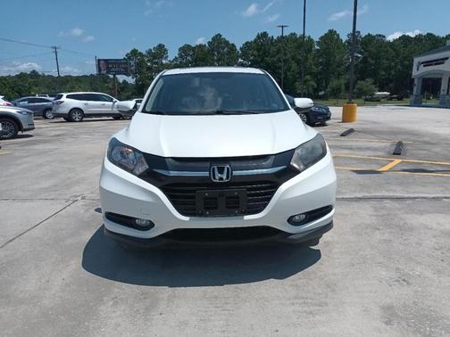 White 2018 Honda HR-V EX