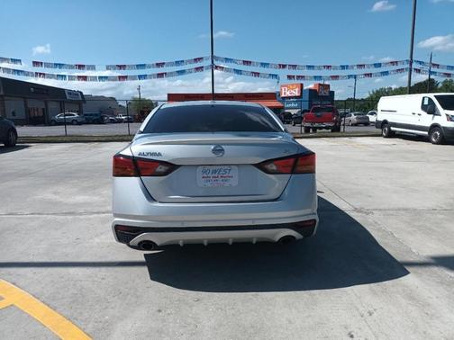 Silver 2019 Nissan Altima 2.5 SL