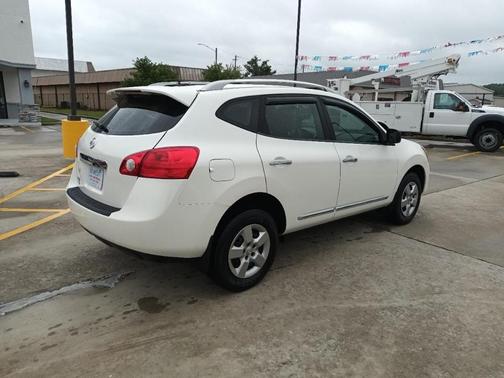 Pearl White 2015 Nissan Rogue Select S