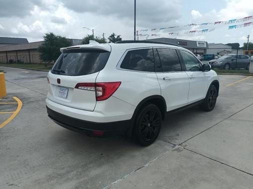 White 2021 Honda Pilot Special Edition