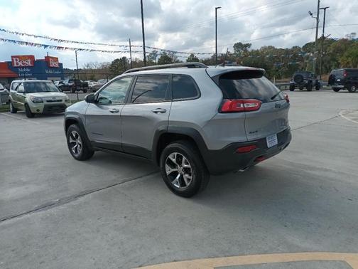 Silver 2015 Jeep Cherokee Trailhawk