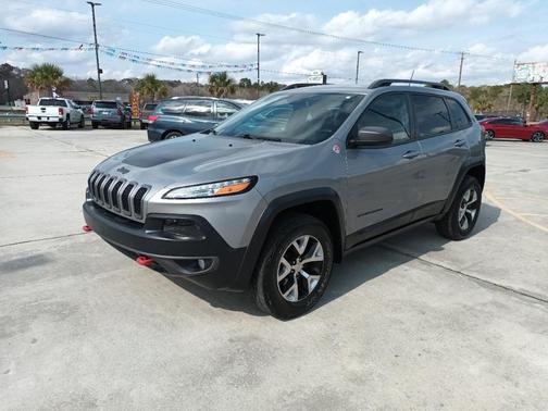 Silver 2015 Jeep Cherokee Trailhawk