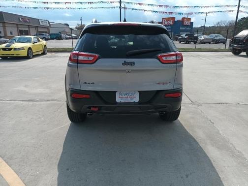 Silver 2015 Jeep Cherokee Trailhawk
