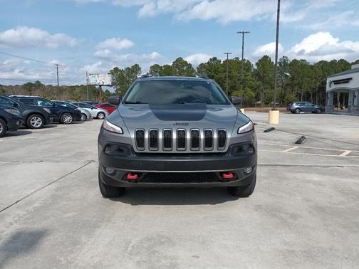 Silver 2015 Jeep Cherokee Trailhawk