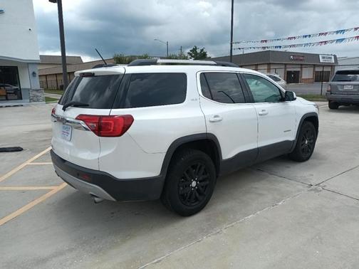 White 2018 GMC Acadia SLT-1