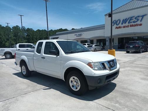 White 2018 Nissan Frontier S