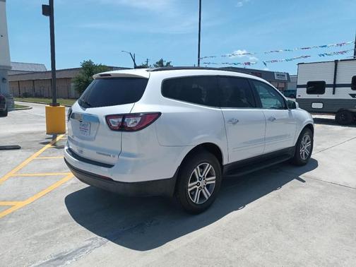 White 2016 Chevrolet Traverse 1LT