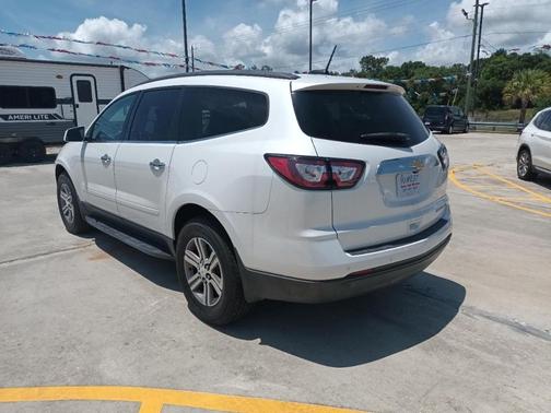 White 2016 Chevrolet Traverse 1LT