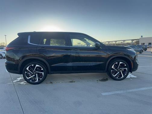 2024 Mitsubishi Outlander SE Black Edition S-AWC