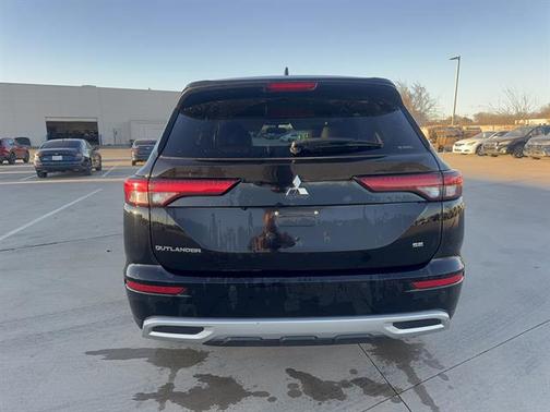 2024 Mitsubishi Outlander SE Black Edition S-AWC