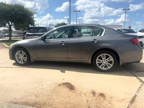 2010 INFINITI G37x Base