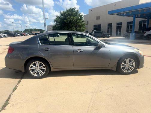 2010 INFINITI G37x Base