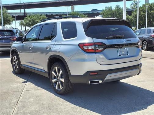 2025 Honda Pilot Touring 8-Passenger