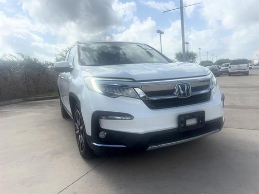 2022 Honda Pilot Touring 8-Passenger