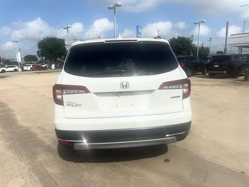 2022 Honda Pilot Touring 8-Passenger