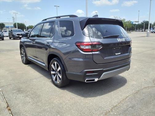 2025 Honda Pilot Touring 8-Passenger