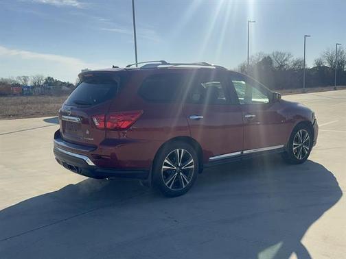 2017 Nissan Pathfinder Platinum