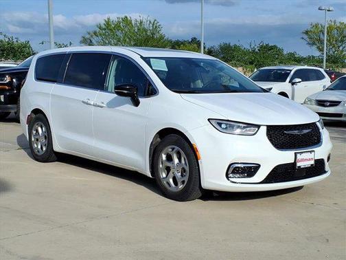 Bright White Clearcoat 2024 Chrysler Pacifica Limited