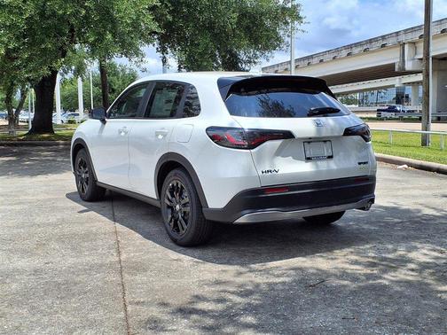 Platinum White Pearl 2027 Honda HR-V Sport