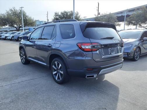 2025 Honda Pilot Touring 8-Passenger