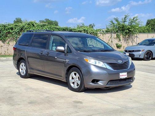 2015 Toyota Sienna LE
