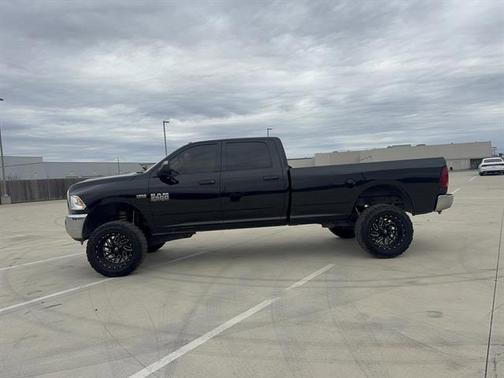 2017 RAM 2500 Tradesman Crew Cab 4x4 8' Box