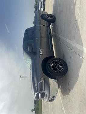 2019 RAM 1500 SLT