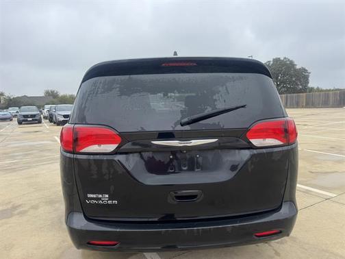 2020 Chrysler Voyager LXI