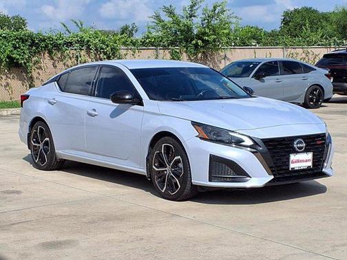 2023 Nissan Altima SR FWD