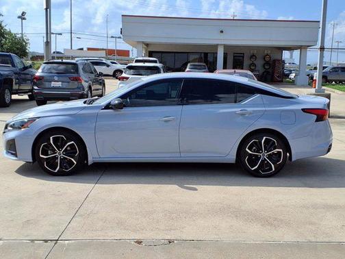 2023 Nissan Altima SR FWD