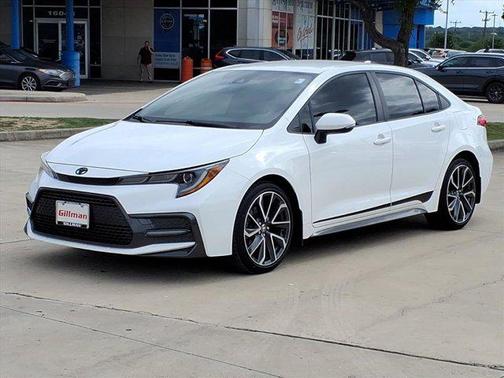 White 2022 Toyota Corolla SE